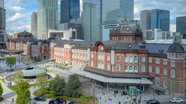 東京駅と丸の内駅前広場